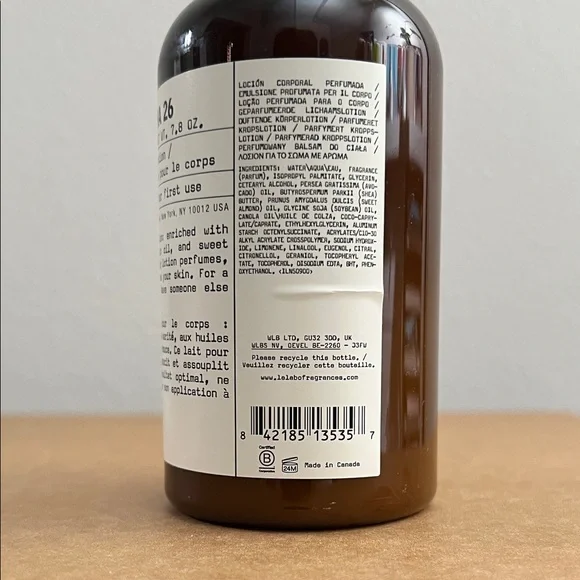 Le Labo Thé Matcha 26 Perfuming Body Lotion — Brown & White Bottle
